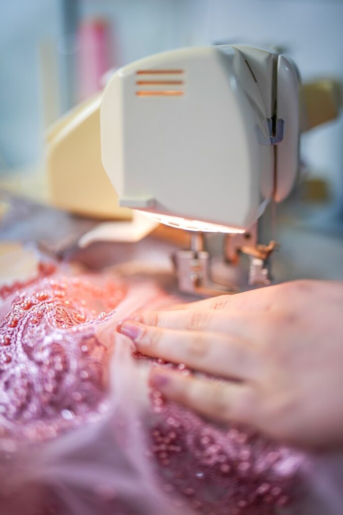 sewing machine, sew, work-7086699.jpg