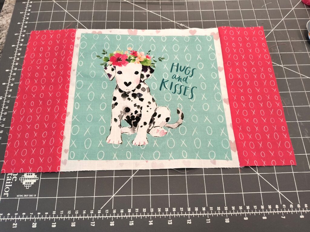 added two side borders to panel square.